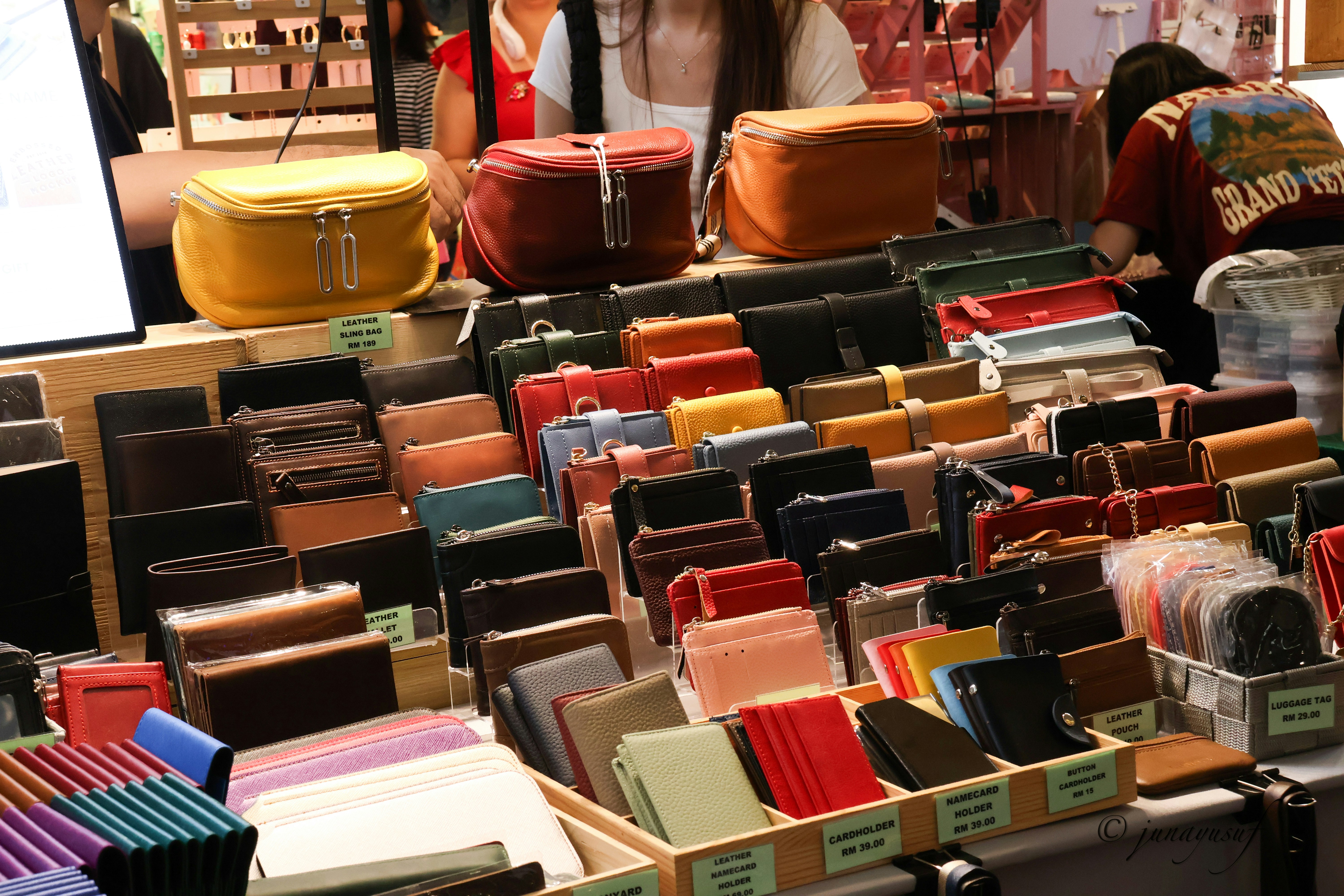 Cash on delivery nationwide for imported bags in Pakistan